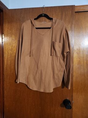 Lightweight Waffle Knit Hooded Top in Camel